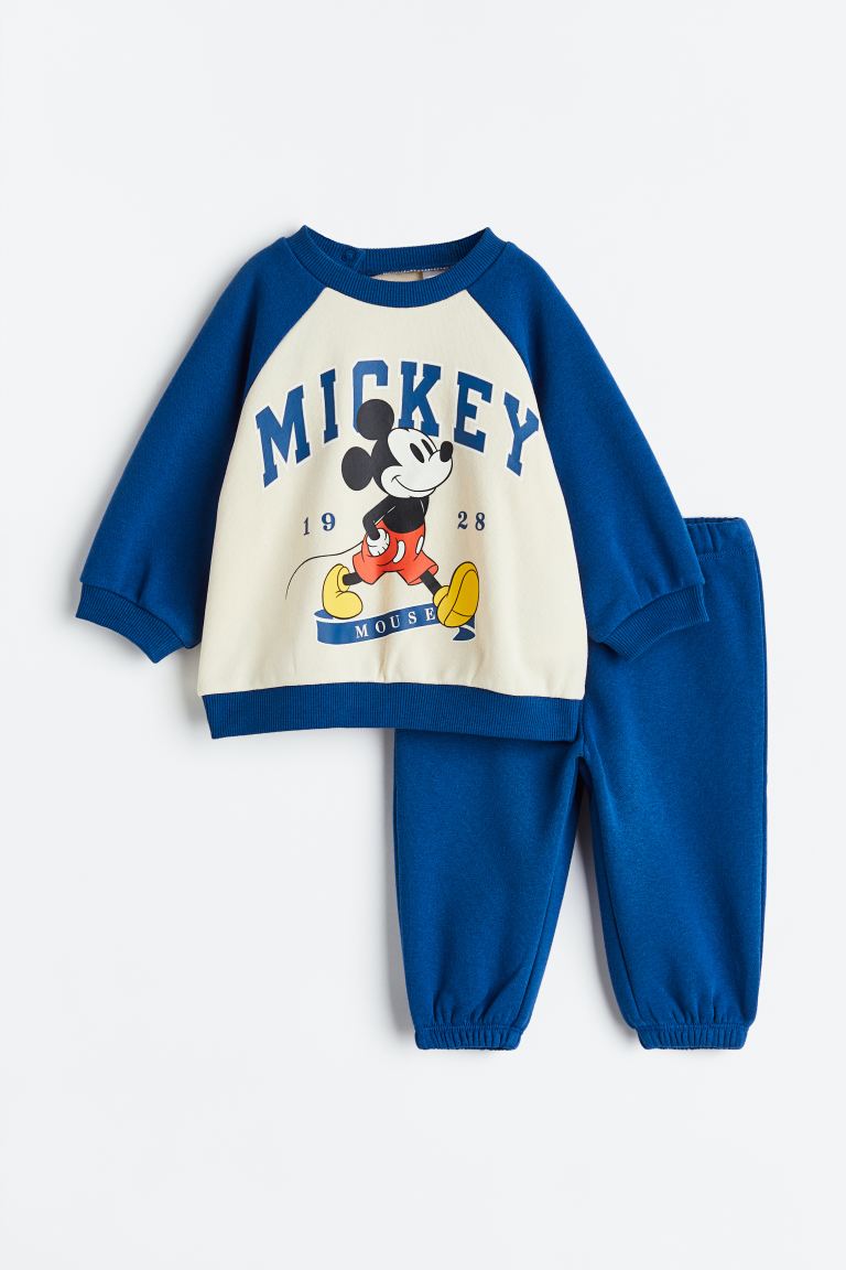 H&M futbolka va shimlar to'plami